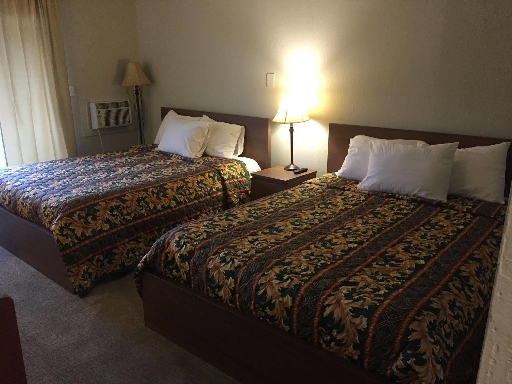 Holiday Lodge Грасс-Валли Экстерьер фото